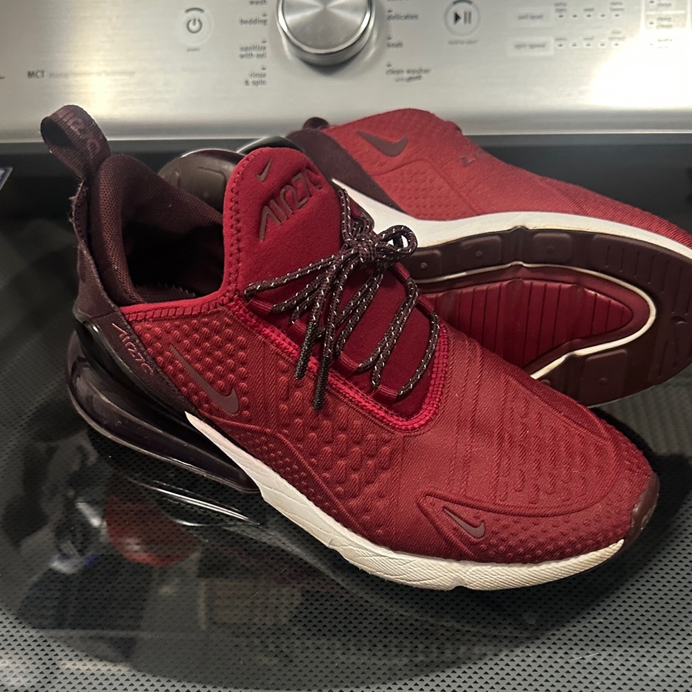Nike Air Max 270 Burgundy Sneakers 7Y or Women’s 8/8.5